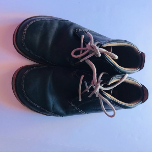 OluKai Kamuela Shoe - Men's Dark
Wood/Toffee - Picture 11 of 14